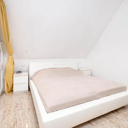 Feriehus Gaestehaus Nina 2, App 1, Links *