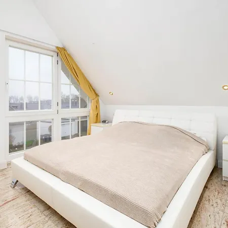 Gaestehaus Nina 2, App 1, Links Feriehus